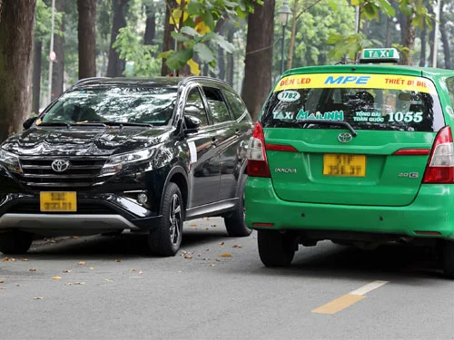 So sánh taxi truyền thống và taxi công nghệ